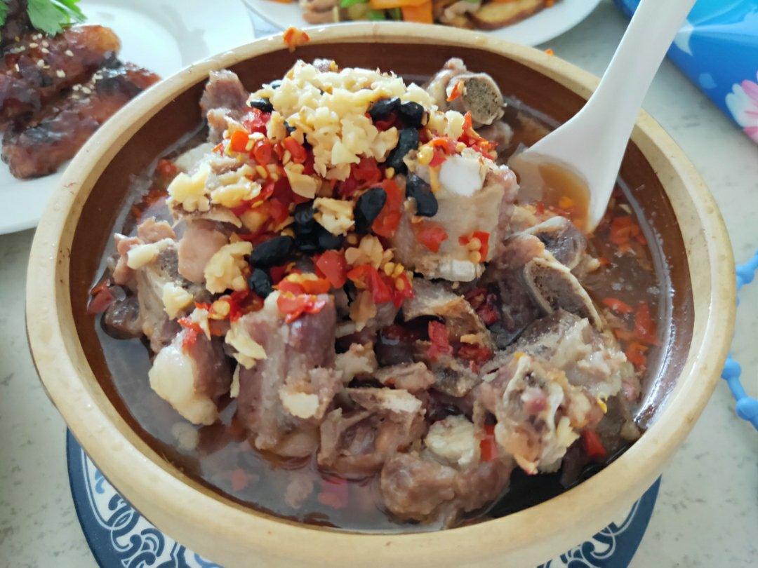 剁辣椒蒸排骨