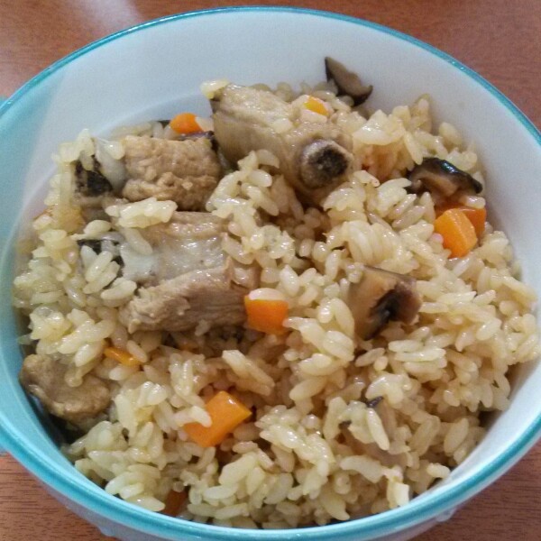 喷香排骨焖饭（爆好吃）