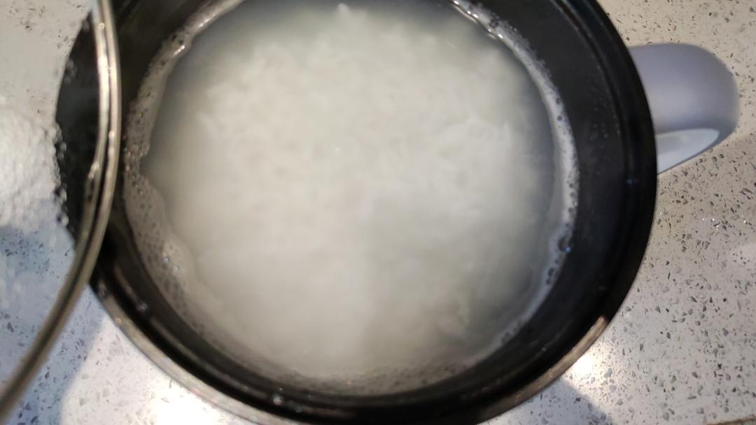 电煮锅煮白粥