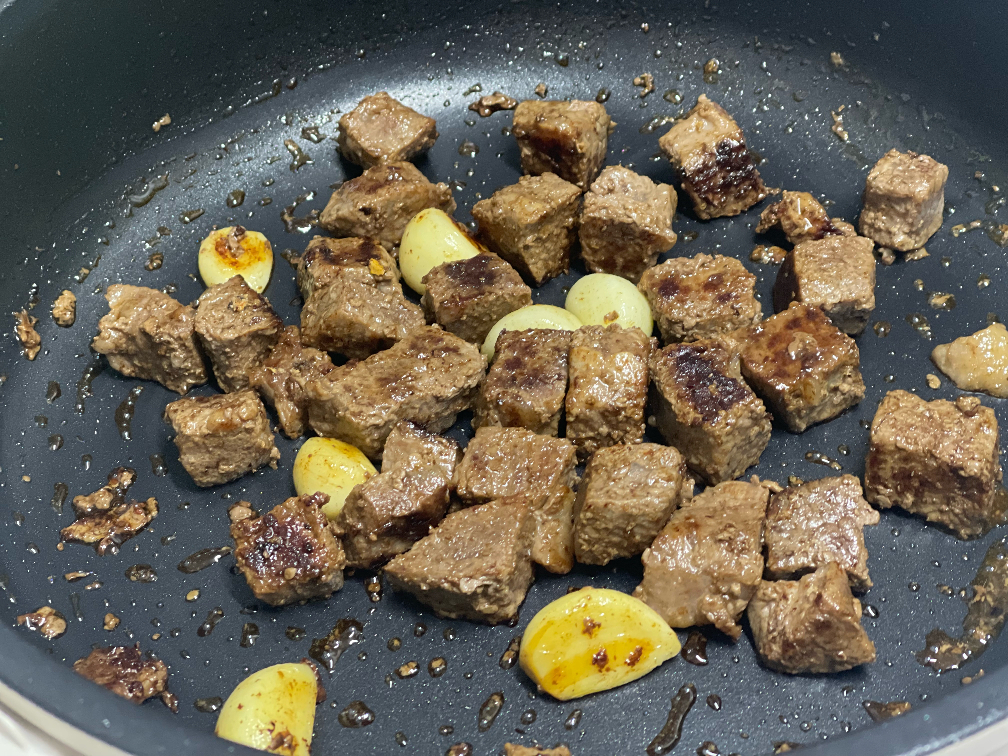 澳洲牛肉｜橄榄油蒜子煎和牛的做法