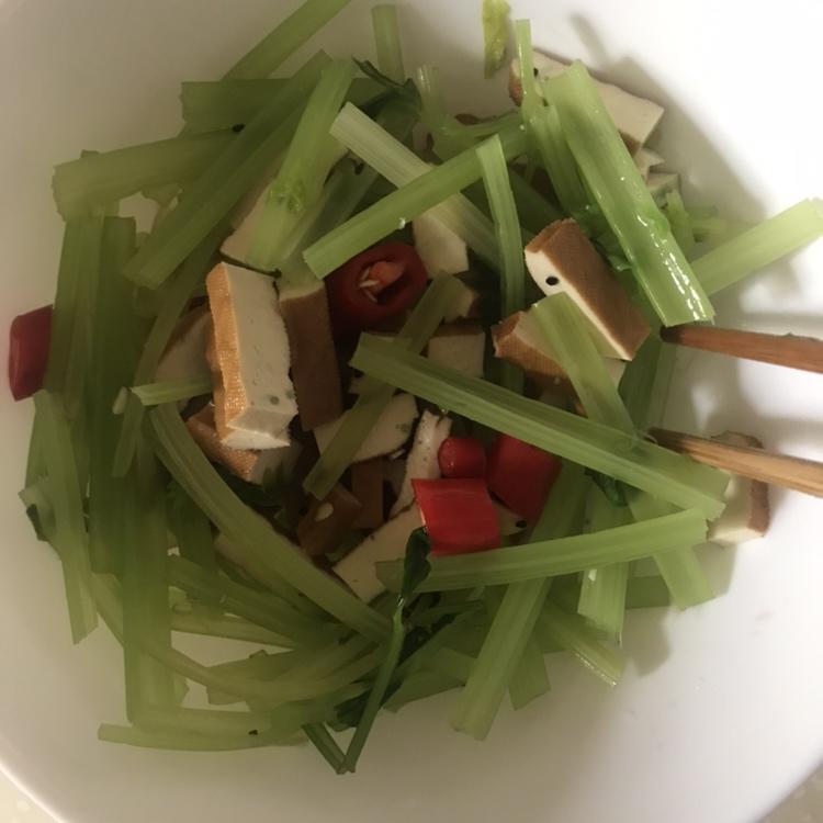 香芹拌豆干