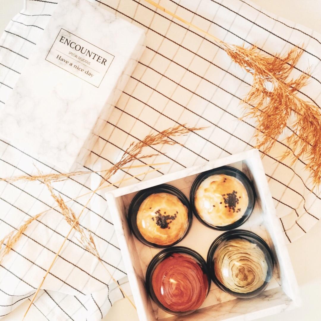 蛋黄酥~紫薯、抹茶、原味~花好月圆，中秋快乐~内附一次做六色蛋黄酥方法~