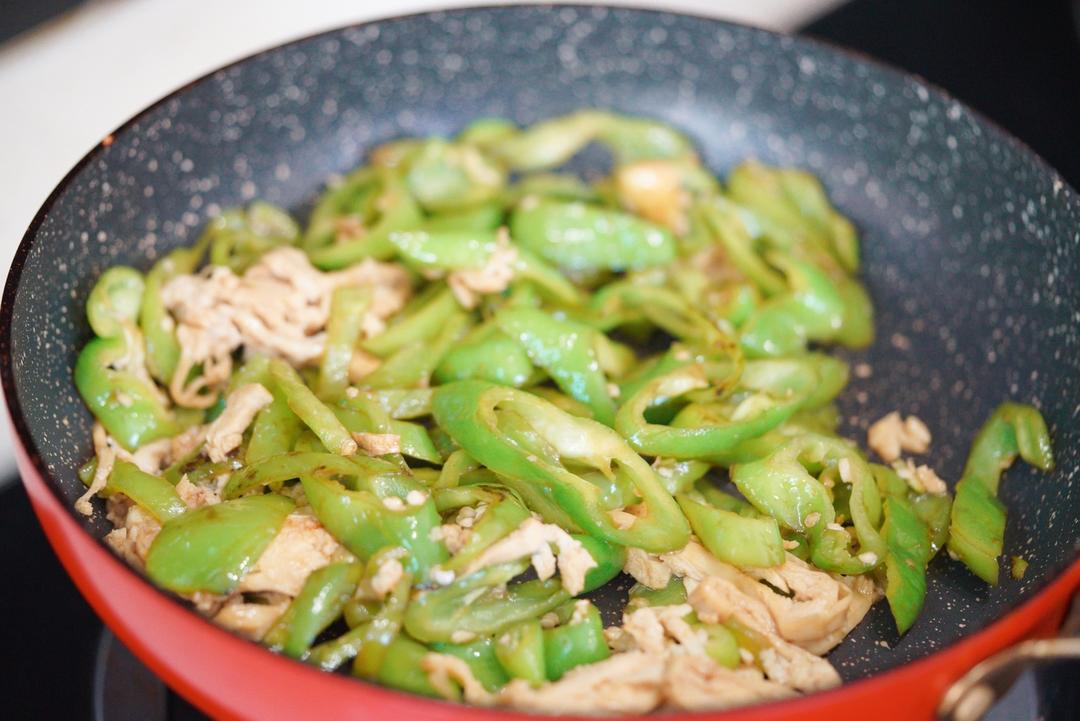 鲜腐竹炒青椒的做法