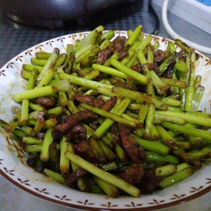 妈妈牌蒜薹炒肉