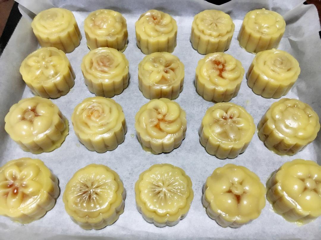 广式月饼——蛋黄莲蓉月饼