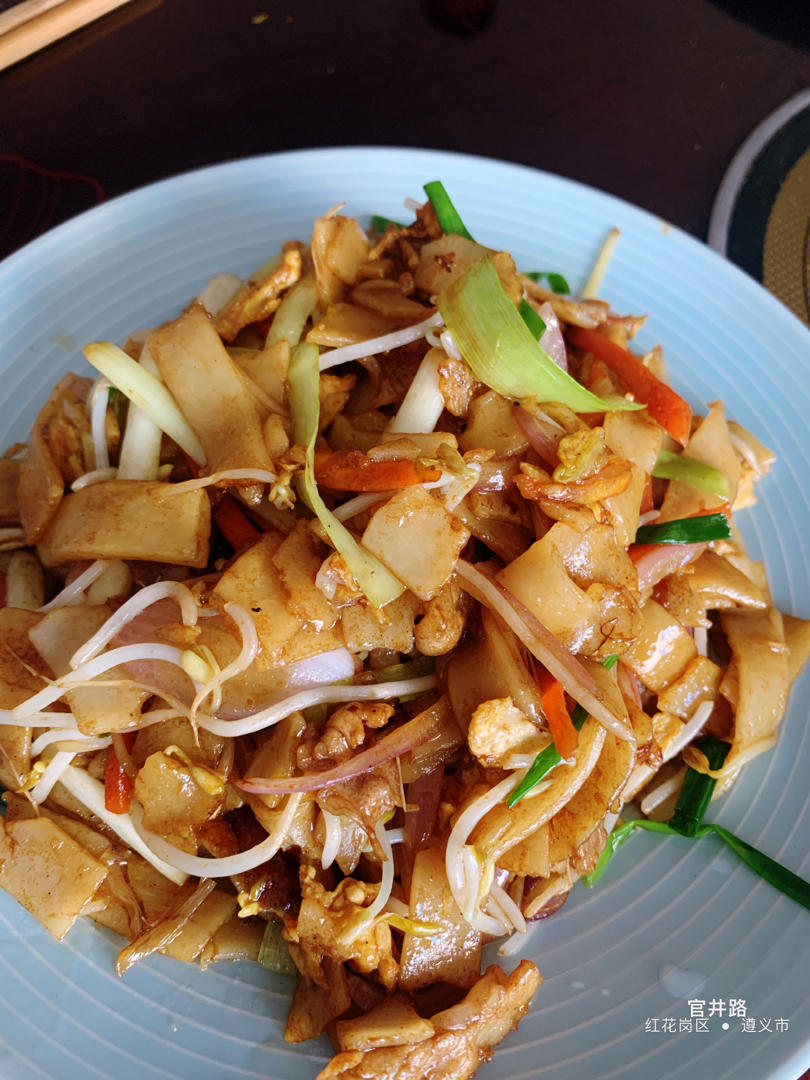 牛肉炒河粉（经典粤菜）