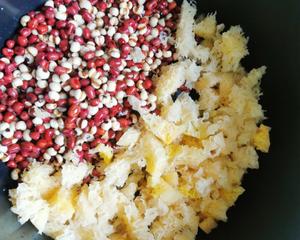 养生粥—红豆薏米银耳粥的做法 步骤1