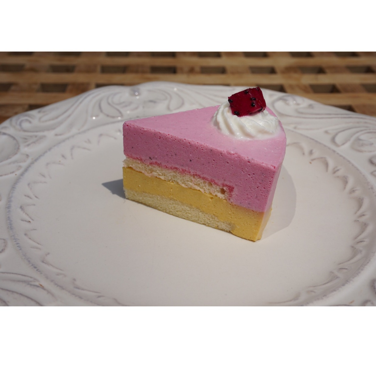 调度员做的火龙果慕斯(小蛋糕)