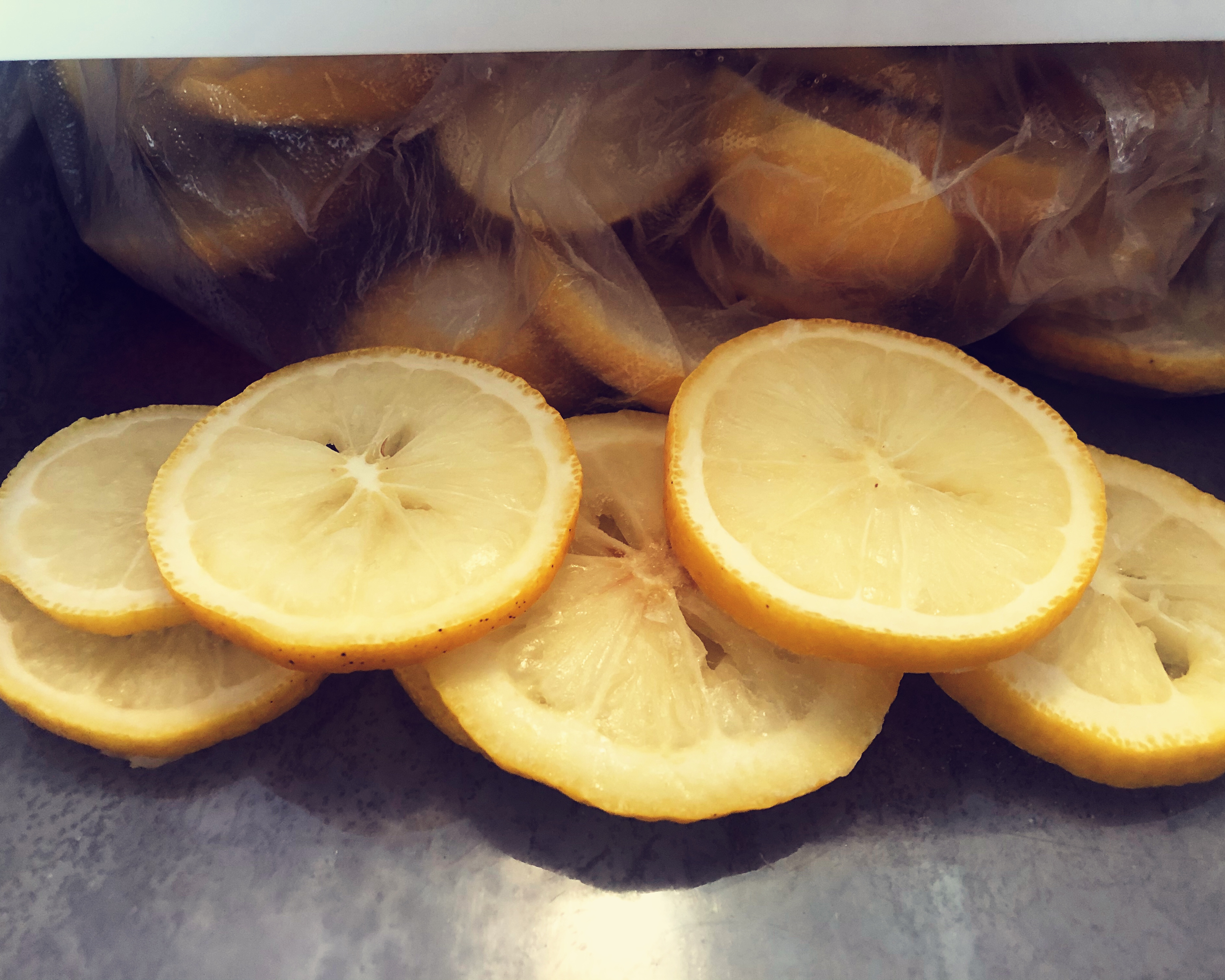 新鲜柠檬片保存（冰箱，不烘干，不榨汁）的做法 步骤3