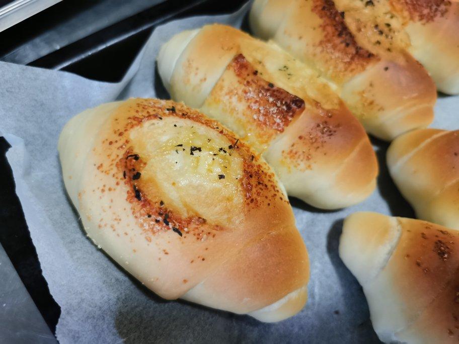 可爱哒小胖砸‼️葱香芝士火腿面包🥯