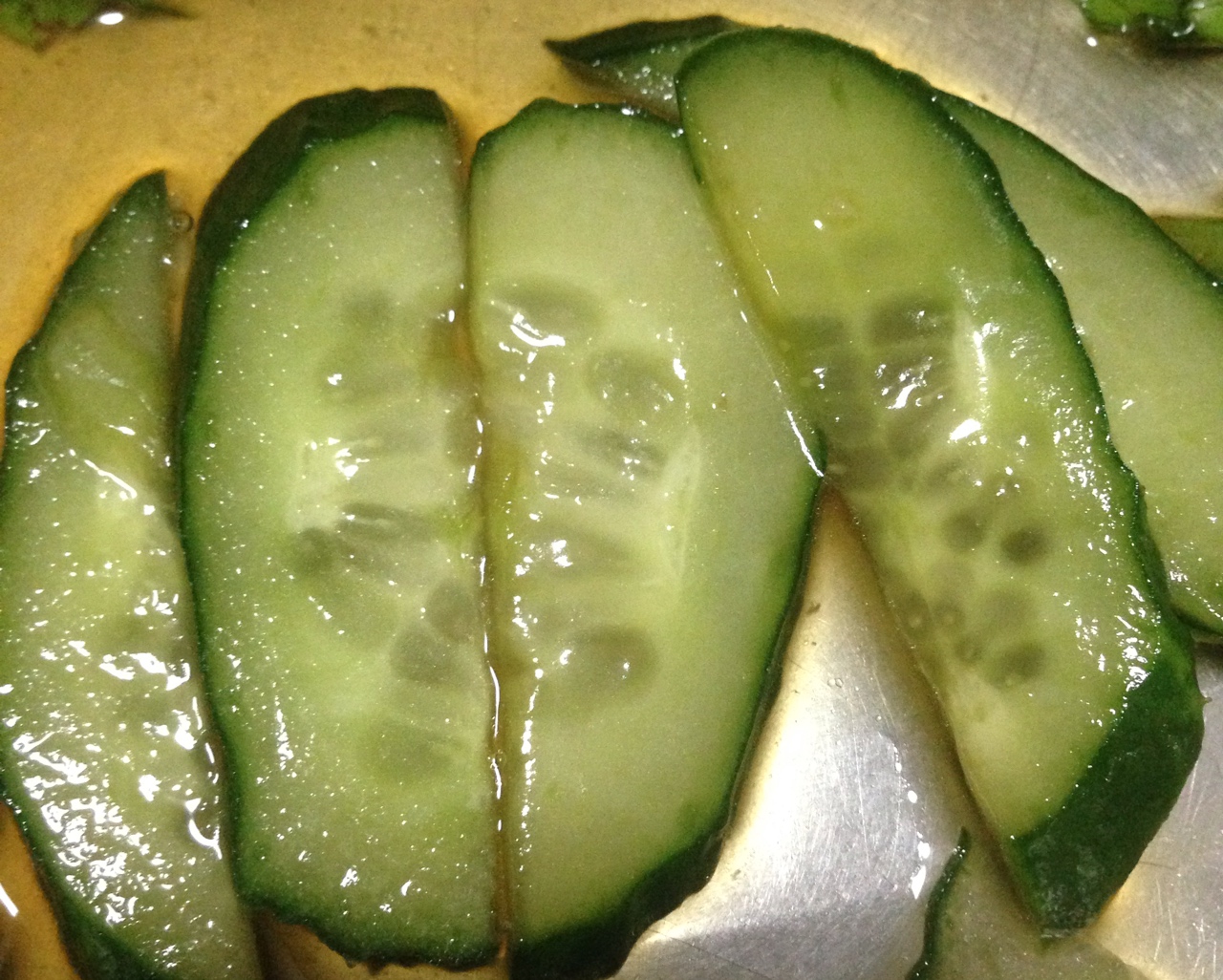 凉拌黄瓜生菜的做法 步骤1