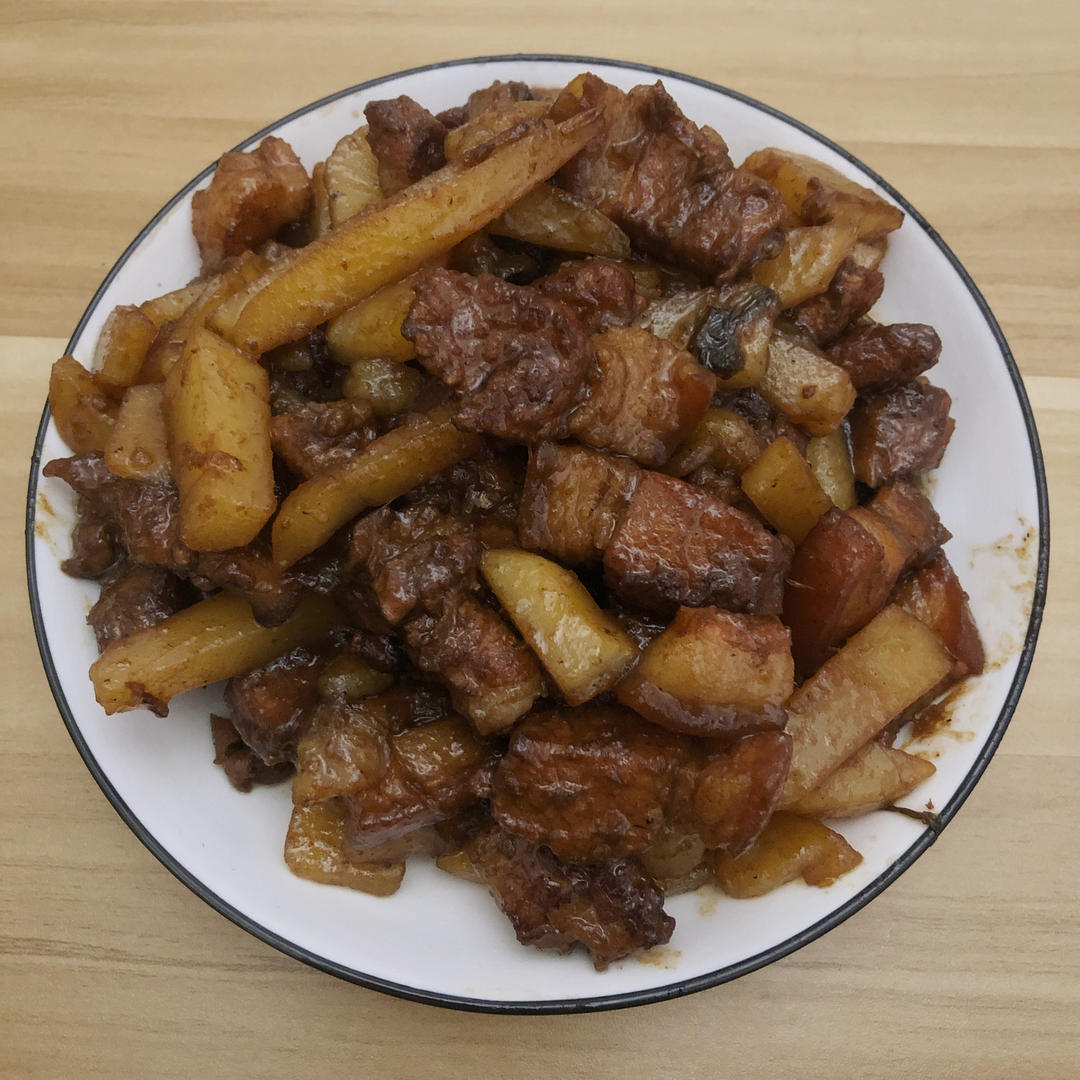 红烧肉炖土豆（丝毫不腻）