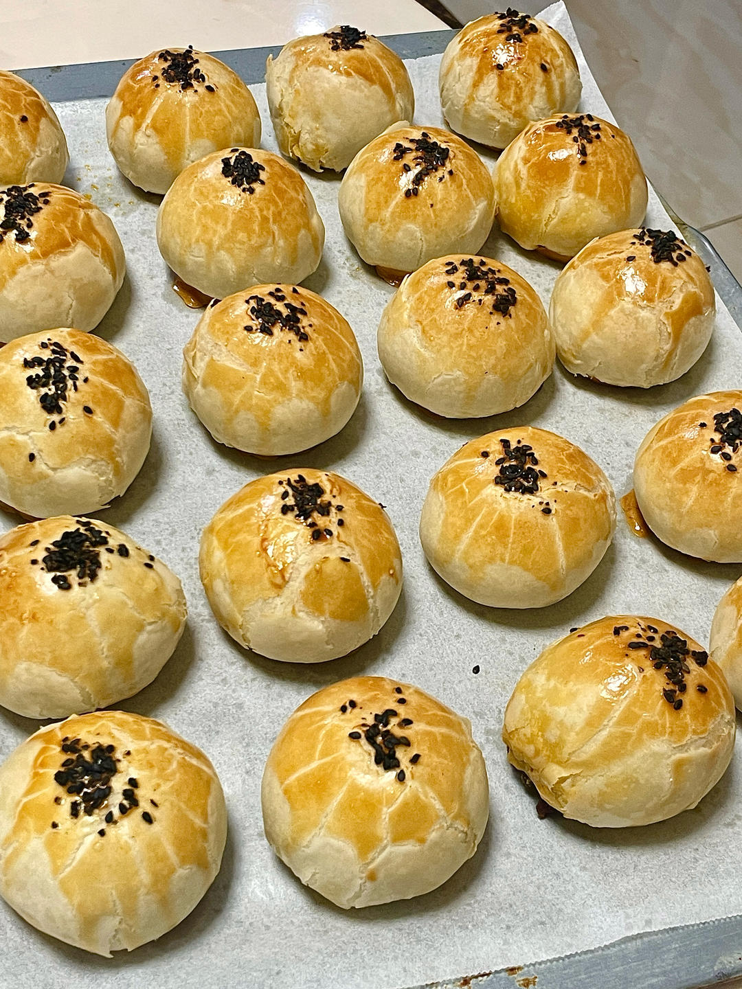 超简单 免揉 酥掉渣的蛋黄酥(超详细附全程视频)不破酥『万能酥皮』