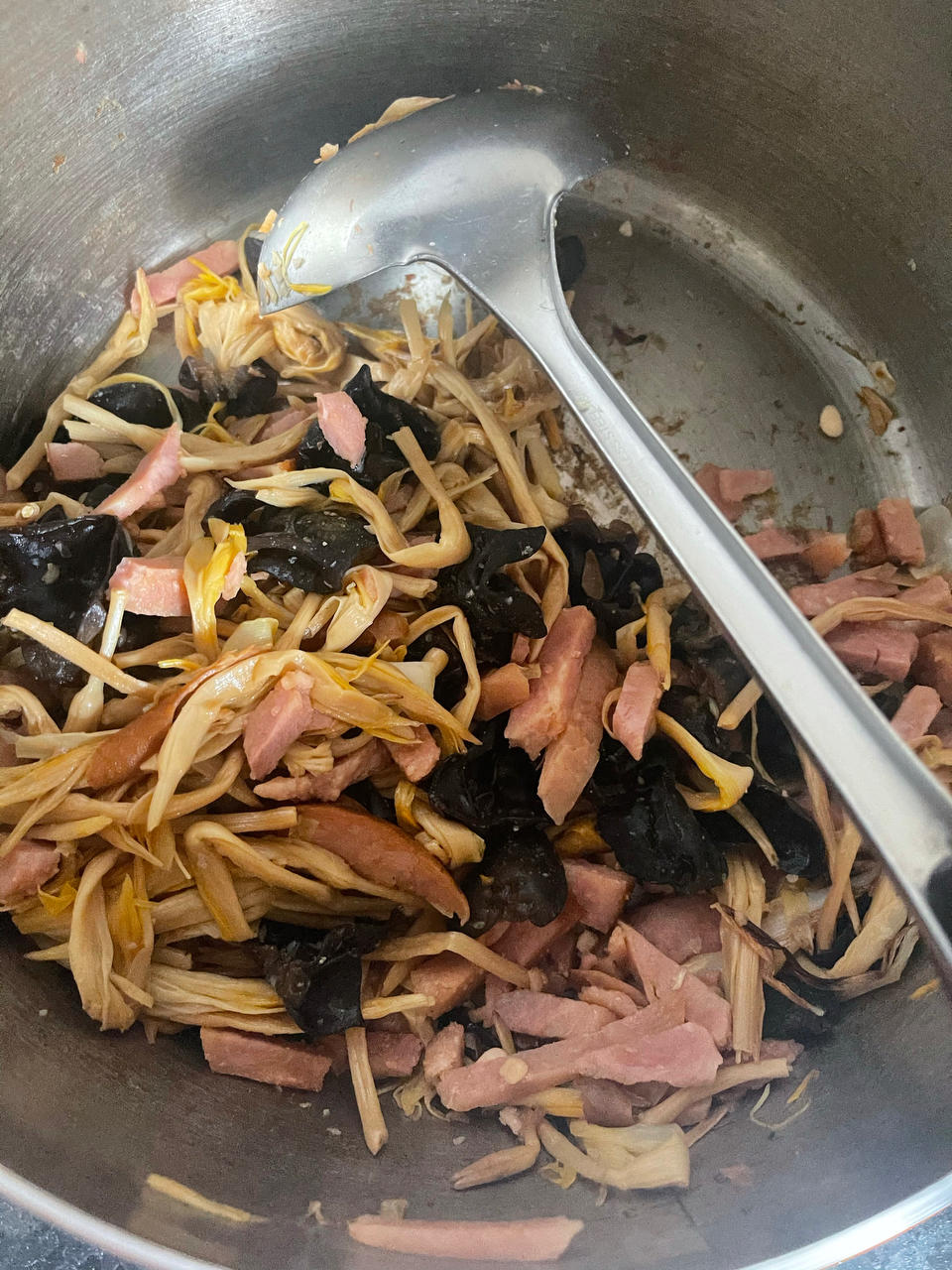 家常菜～木耳黄花菜炒肉