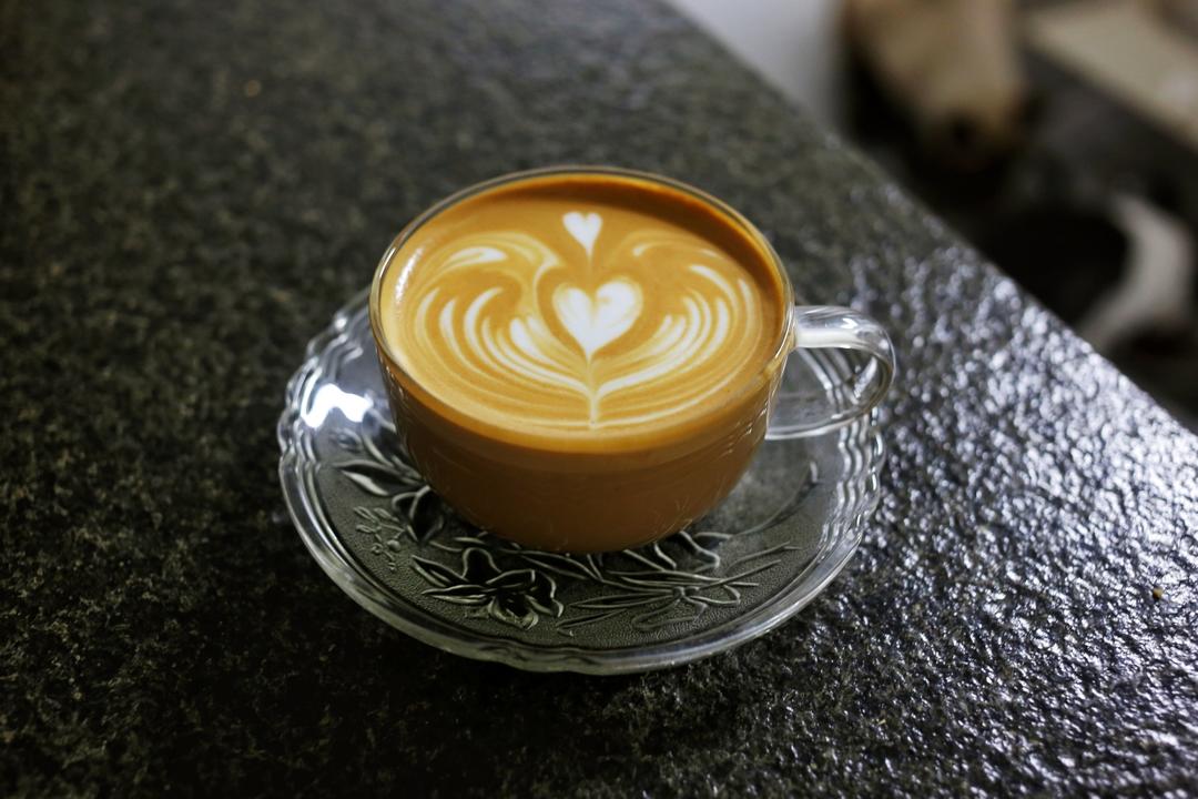 ☕自学拉花不急不嗔🐱