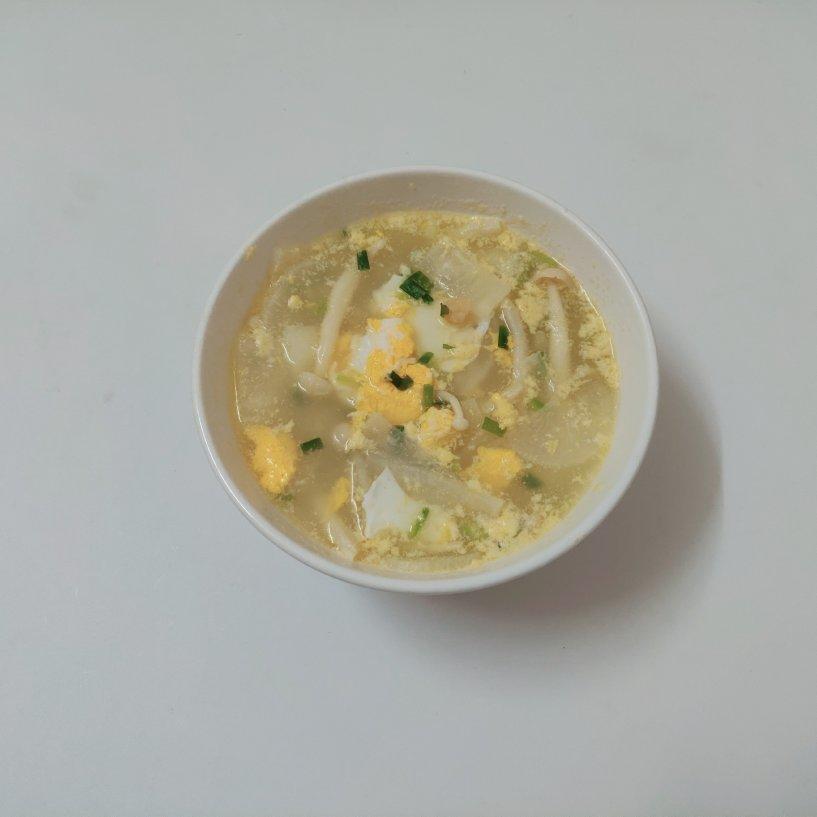 鸡蛋萝卜丝三鲜汤