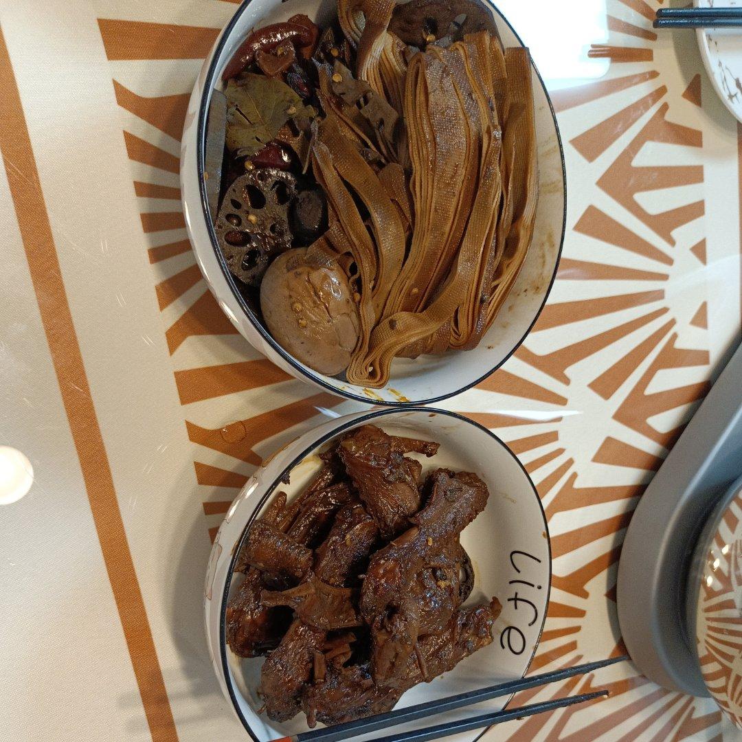 周黑鸭就是这个味儿~~卤鸭舌•鸭翅•鸭脖•鸭肠