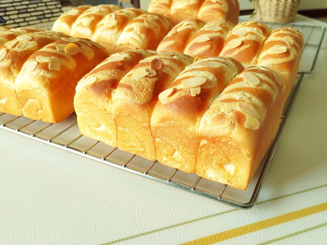 养乐多软枕小排包