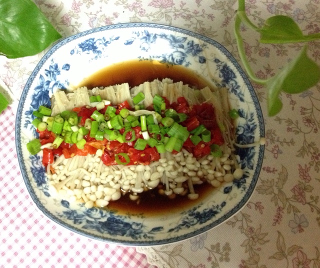 剁椒金针菇