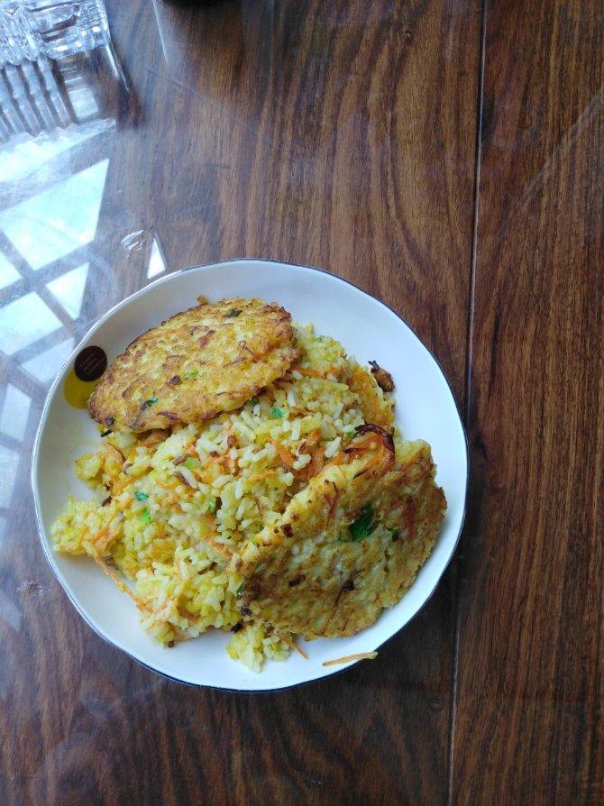 快手早餐…米饭鸡蛋饼