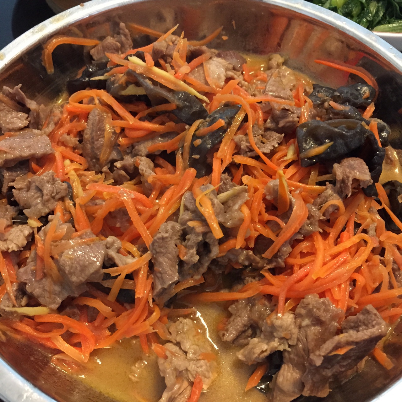 胡萝卜炒牛肉
