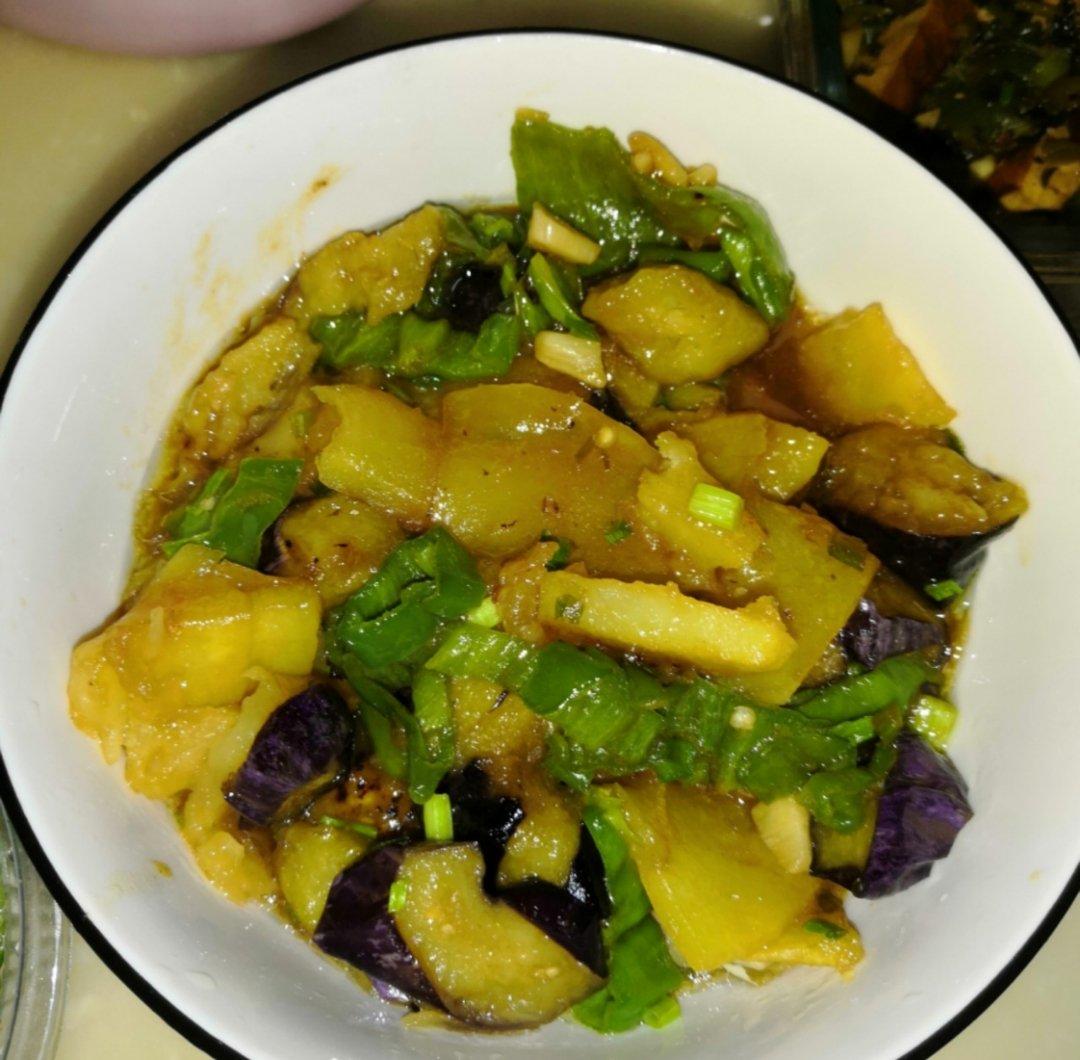 地三鲜（茄子，土豆，青椒）