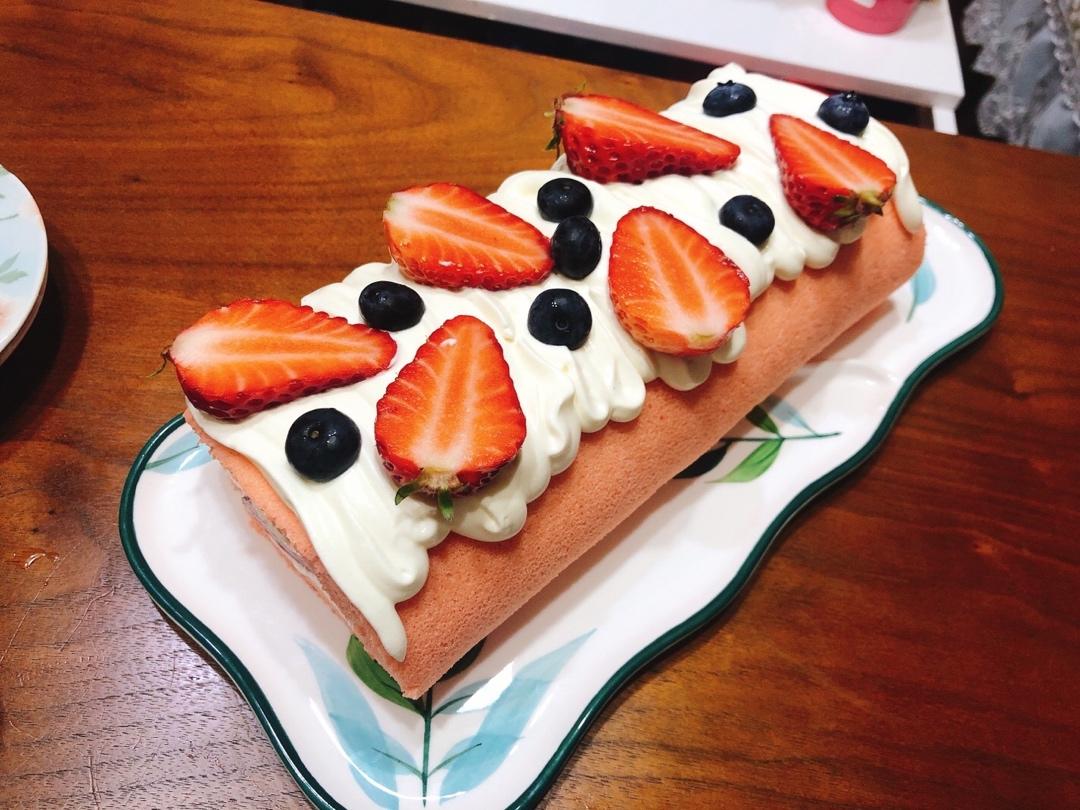 草莓蛋糕卷