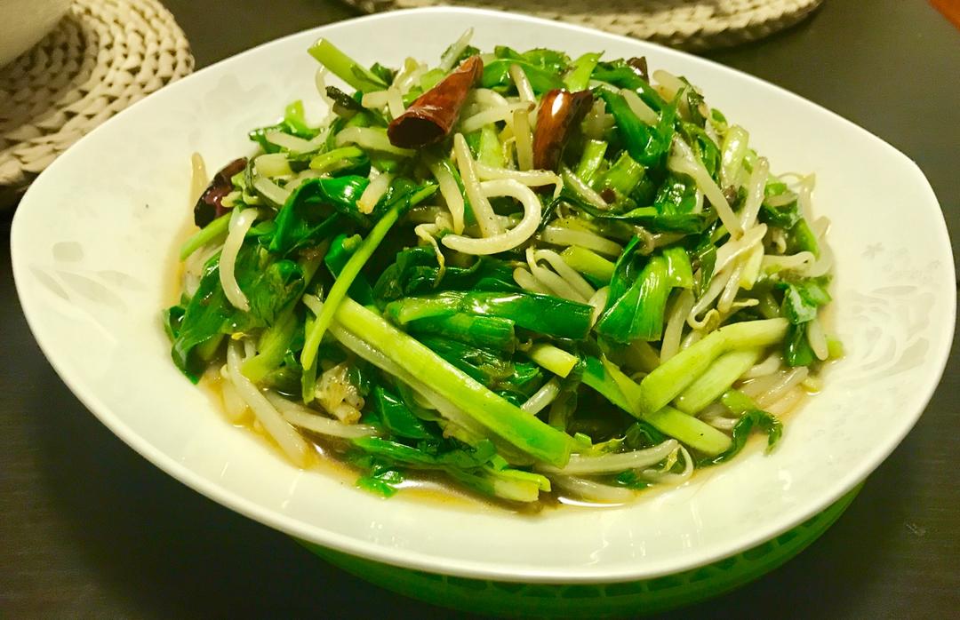 绿豆芽炒韭菜