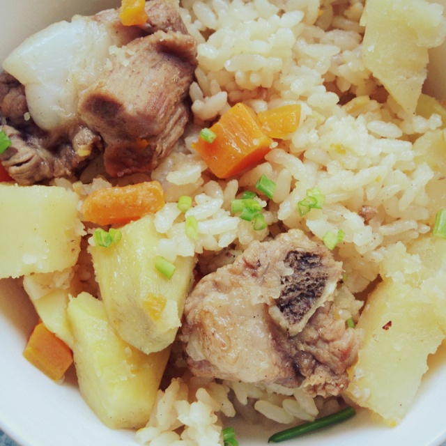 喷香排骨焖饭（爆好吃）