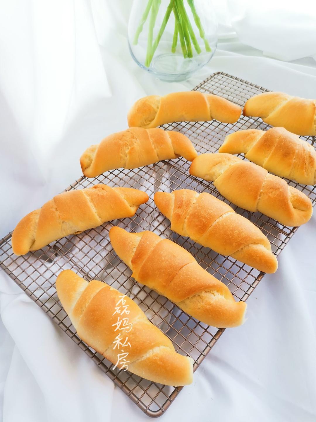 手揉小小牛角包🥐（牛奶面包配方）