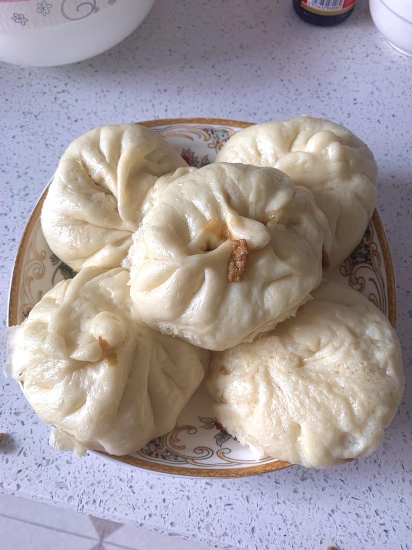 酱肉包子