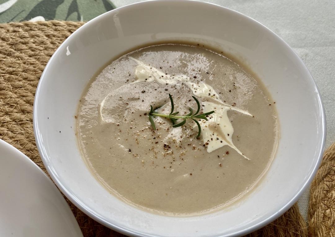 淡淡qh18做的奶油蘑菇浓汤creamofmushroomsoup