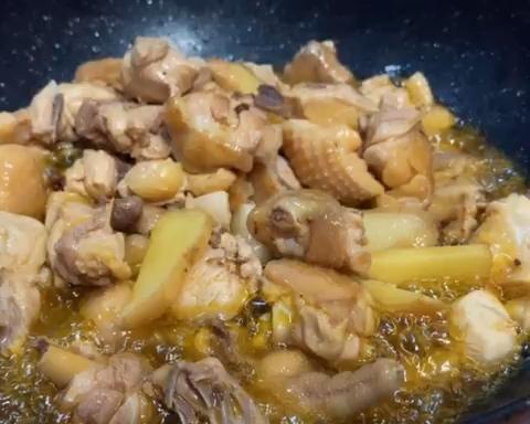 土豆炒鸡块