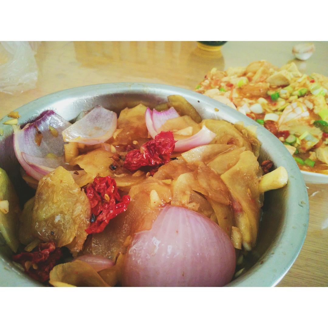 边吃边流泪的「孜然土豆片」