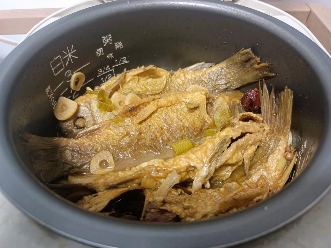 酥鲫鱼（电饭锅版）