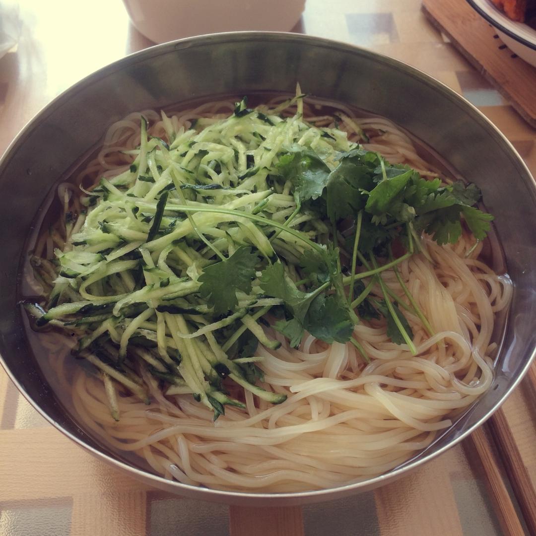 秘制快手冷面（不一样的冷面汤）