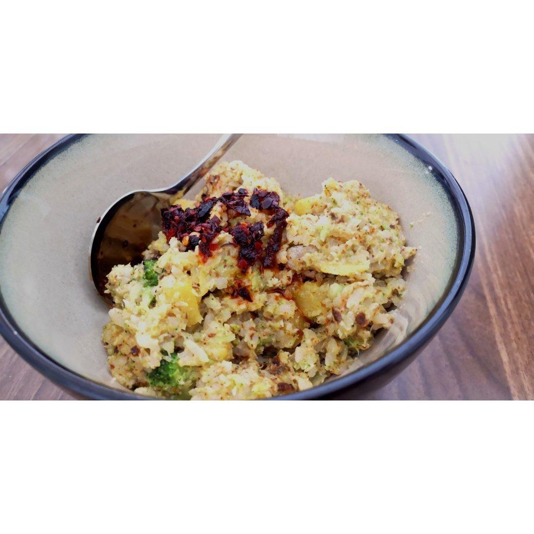 【泰式菠萝炒饭】蛋炒饭差点味道，这样一弄挺好！