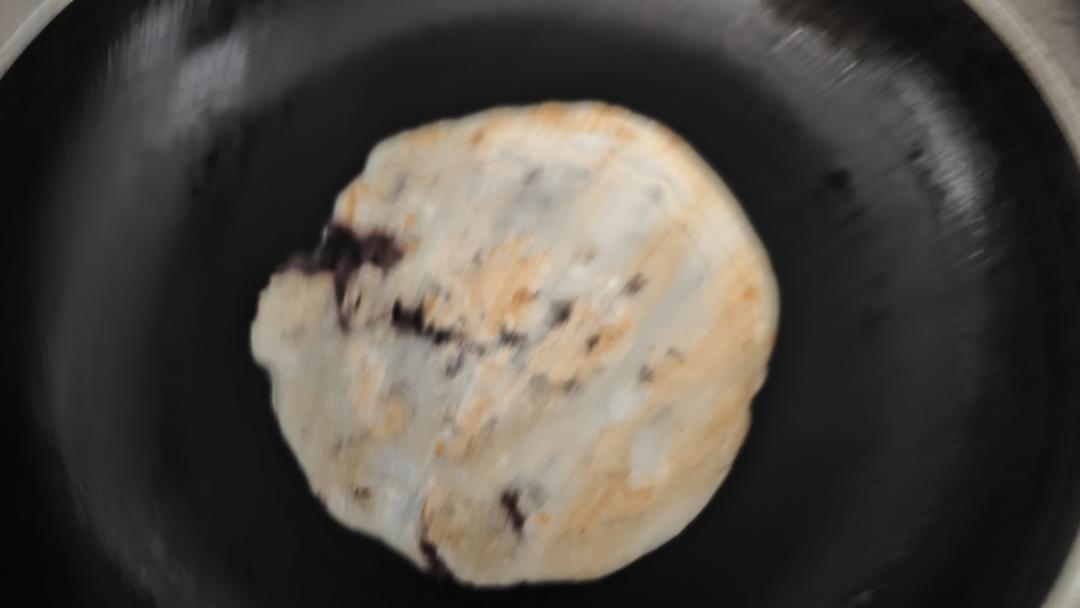芝麻豆沙糯米饼 新手零失败 快手面食 软糯香甜 附细节视频详解