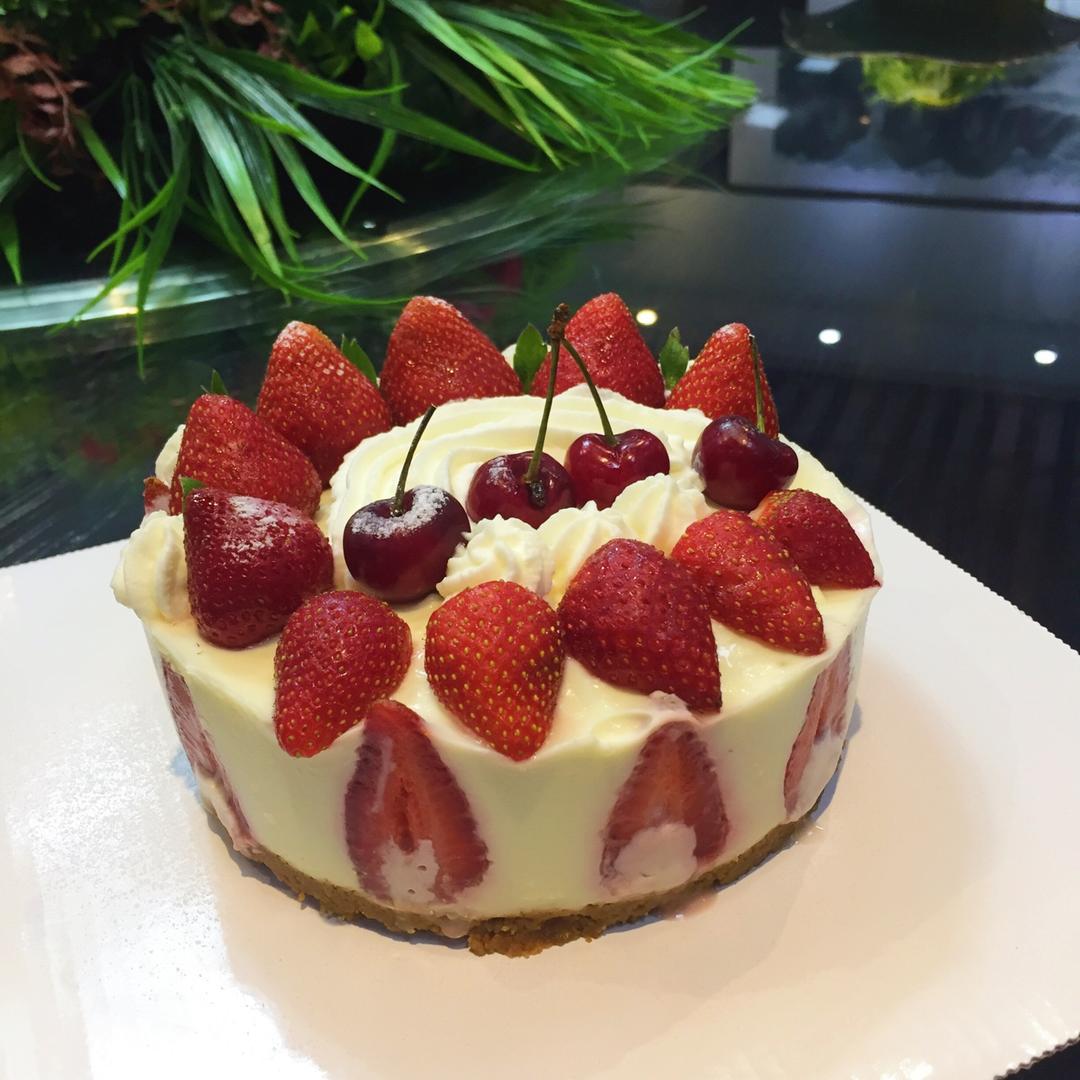 超简单的草莓芝士蛋糕