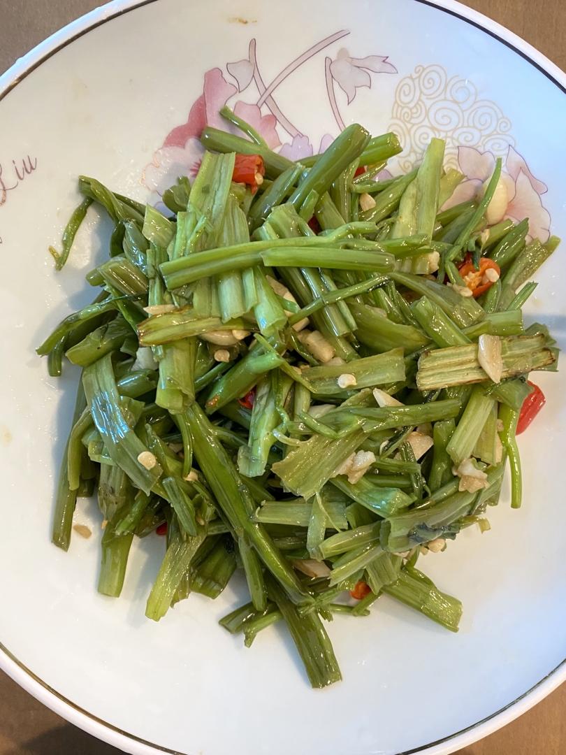 清新的蒜蓉空心菜