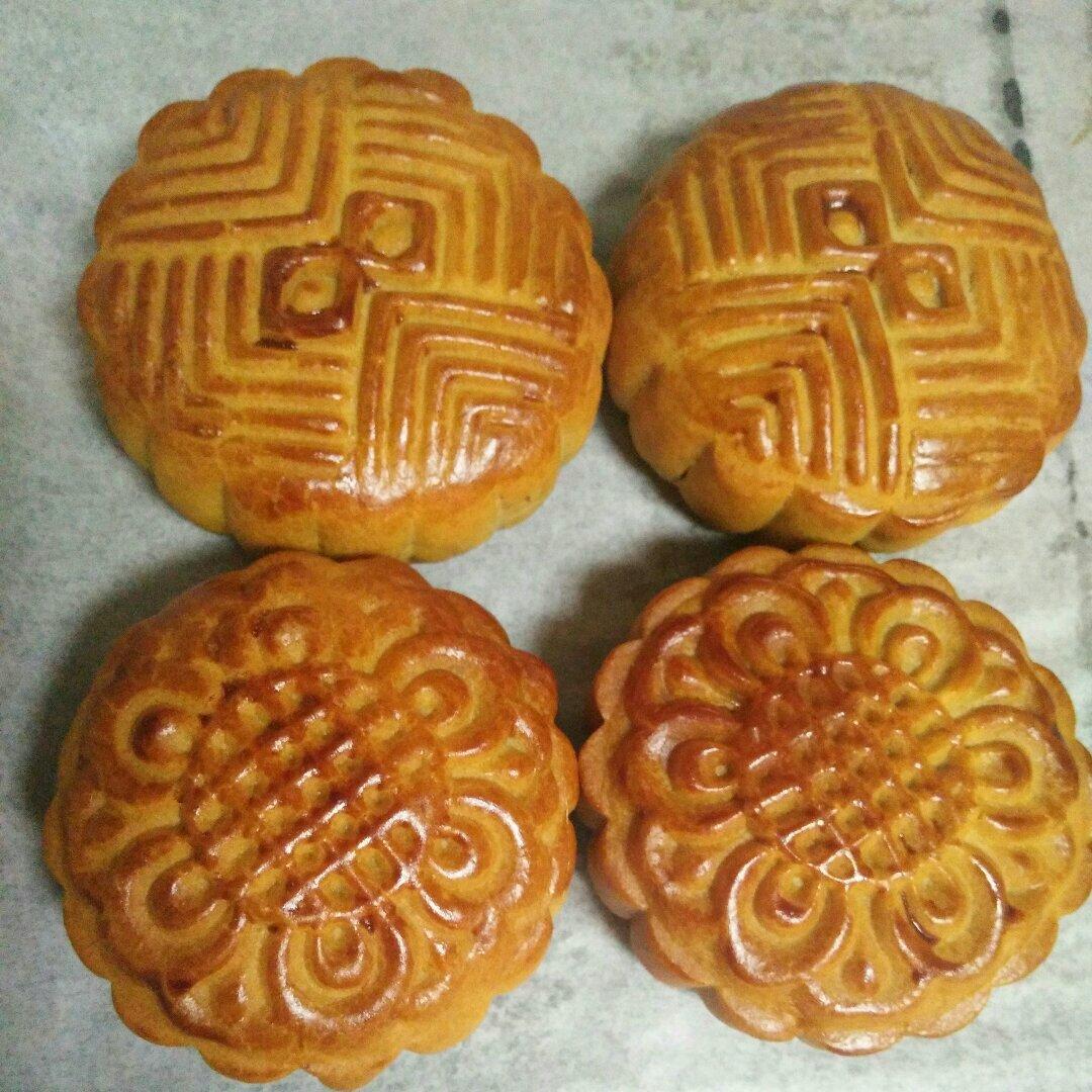 广式月饼—蛋黄莲蓉月饼