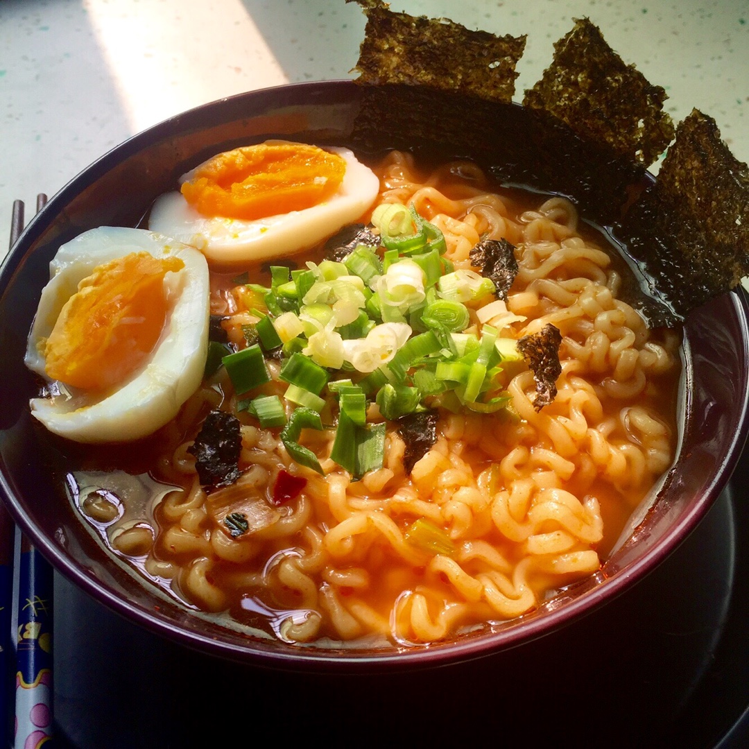 满足食欲的深夜秘密 森系浓香泡面