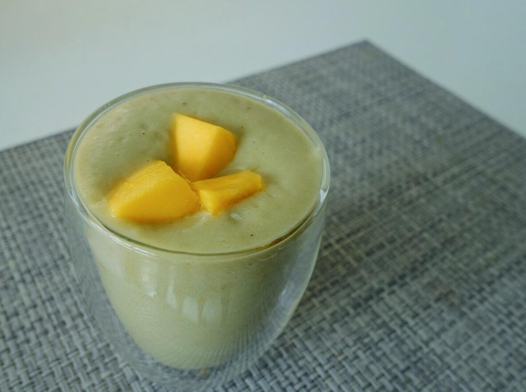 牛油果香蕉奶昔