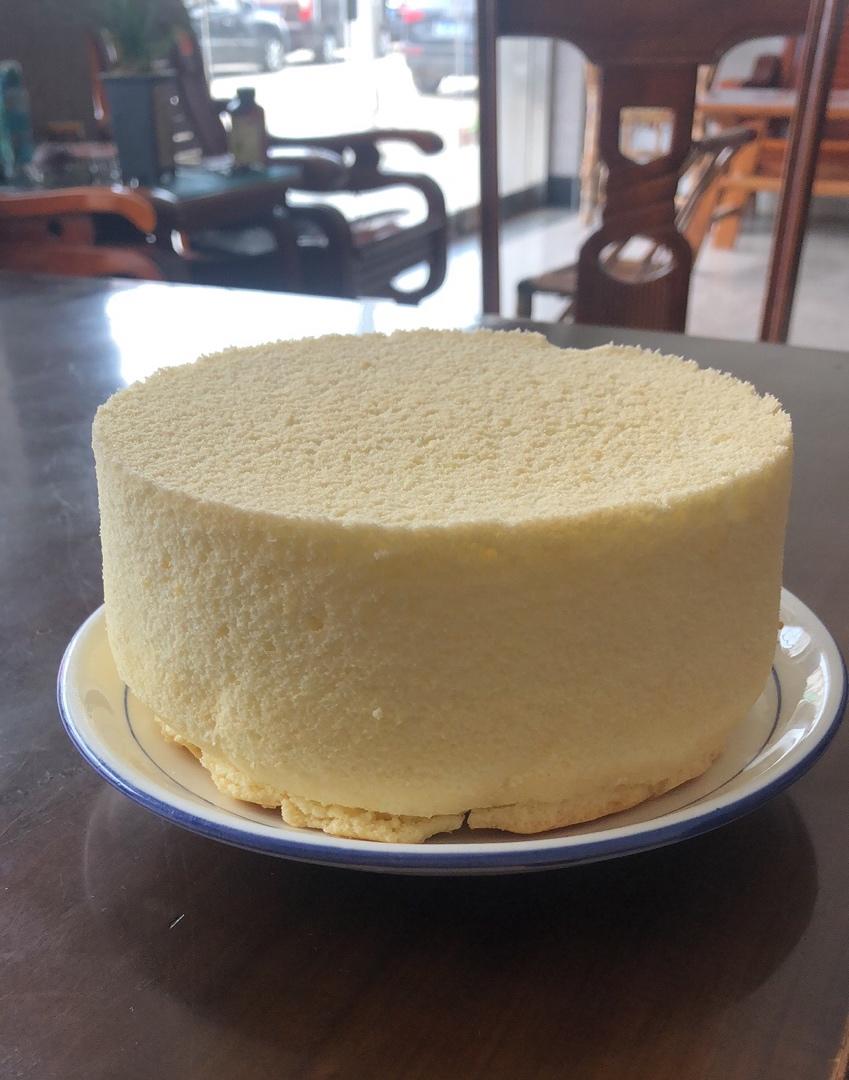 6寸基础版戚风蛋糕胚（附上我做的黄金果生日蛋糕）