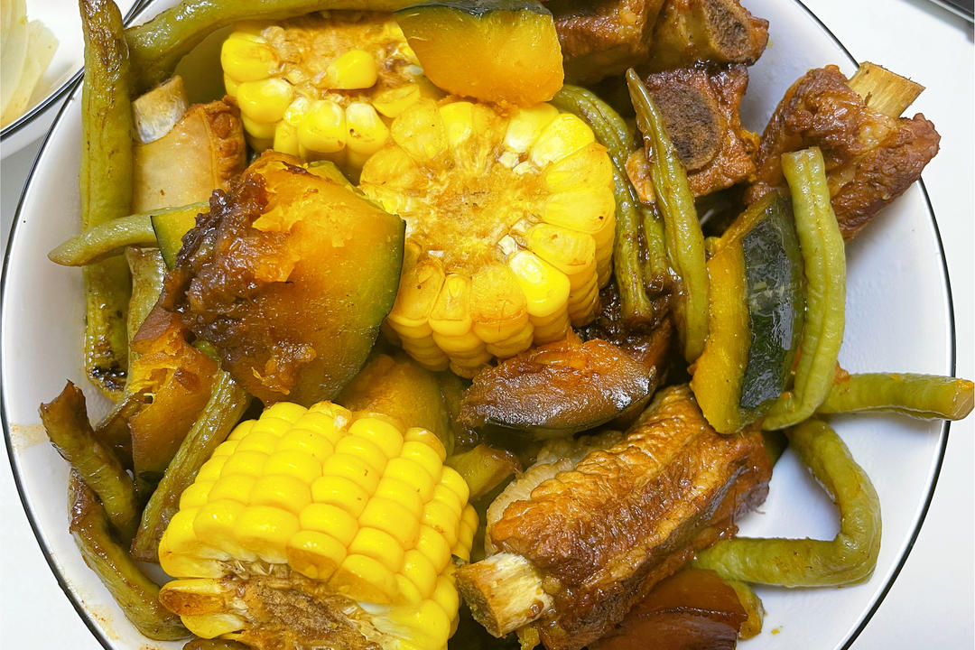 经典东北大丰收之排骨炖豆角玉米🌽南瓜🎃一锅出