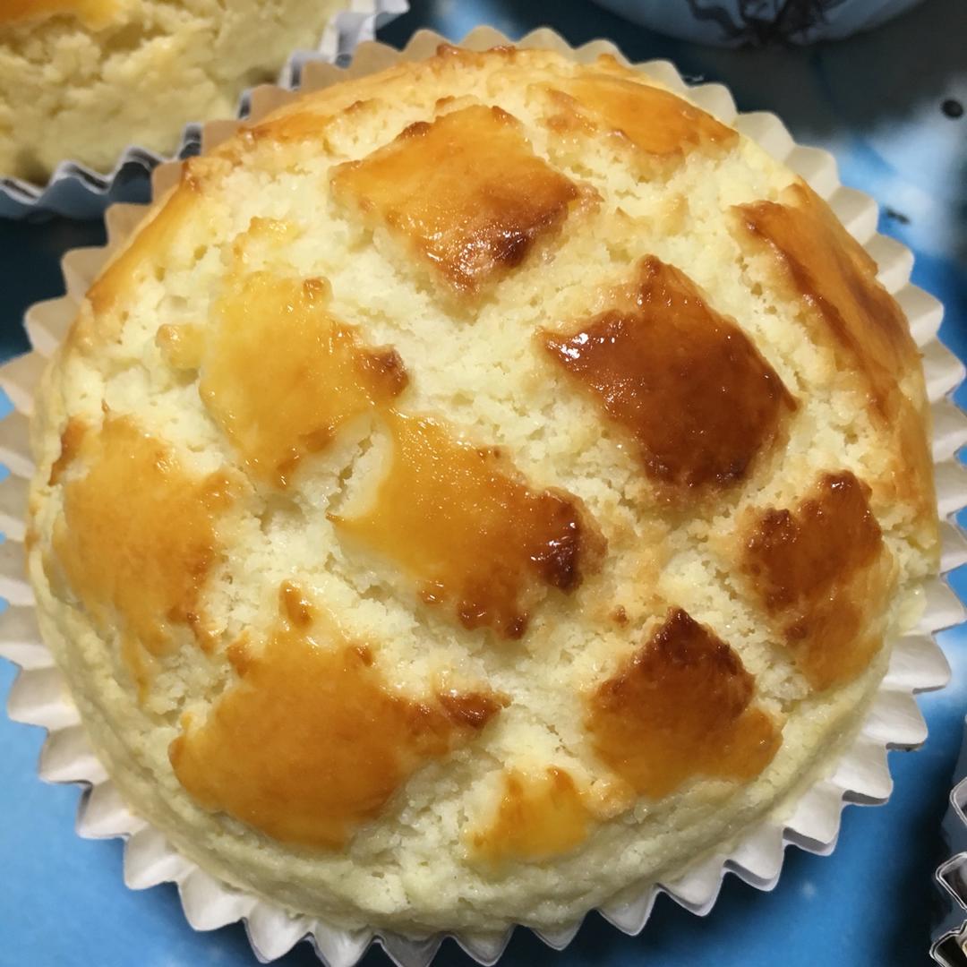 好吃到炸裂的港式菠萝包（附带制作酥皮的小视频）