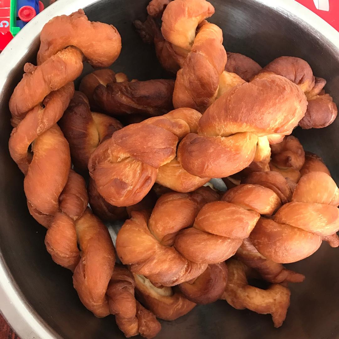 鲜奶软麻花