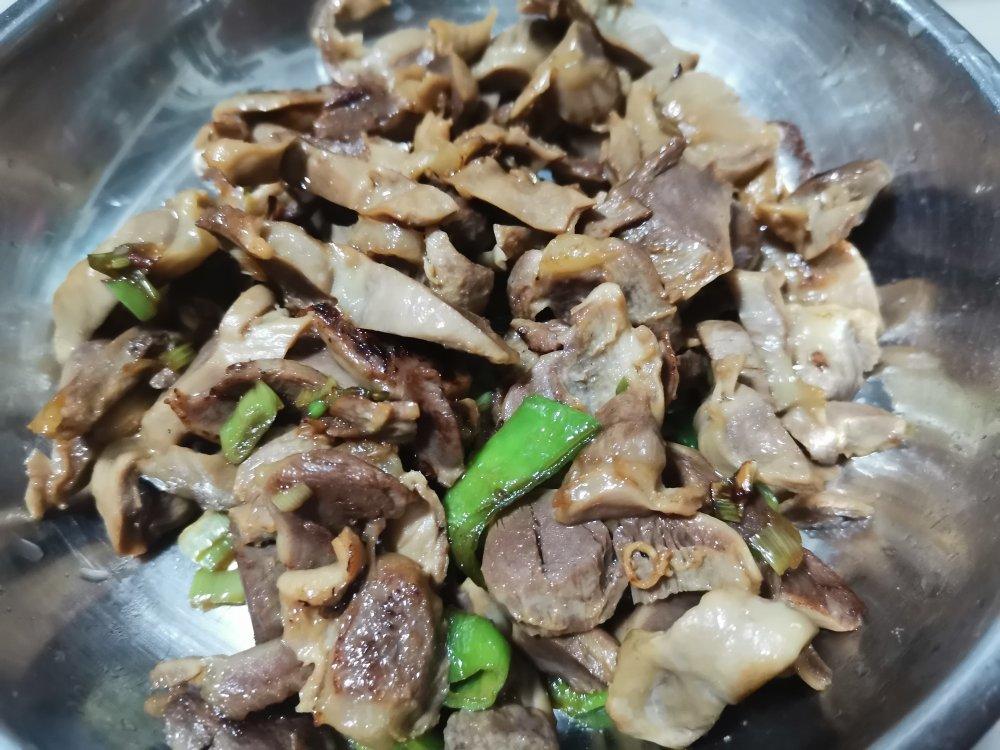 爆炒鸡胗