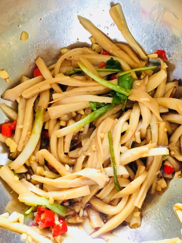 比肉还要好吃的凉拌菜！简单易做。