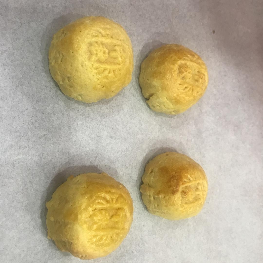 超详细图解版--流心奶黄月饼